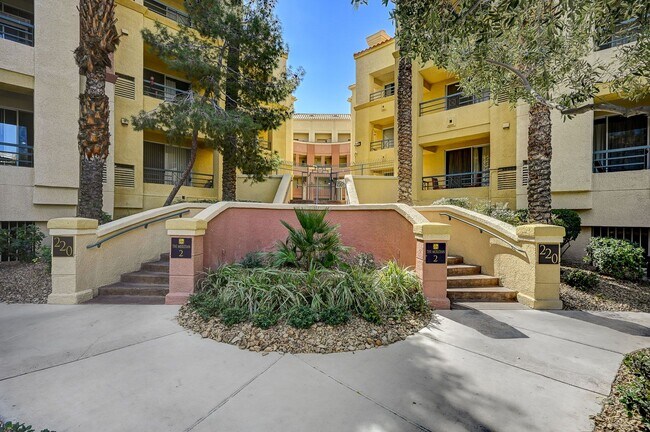 Building Photo - 210 E Flamingo Rd
