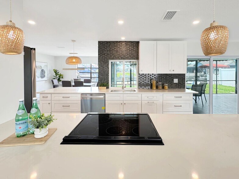 Building Photo - 9907 ISLAND HARBOR Dr