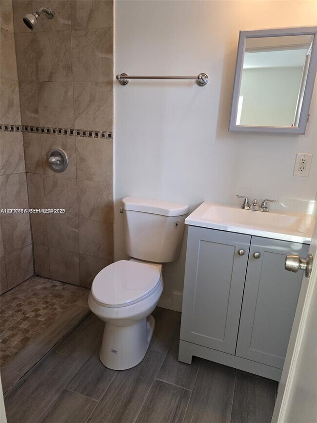 Building Photo - 1245 NE 110th Terrace