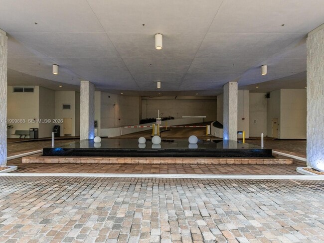 Building Photo - 1050 Brickell Ave