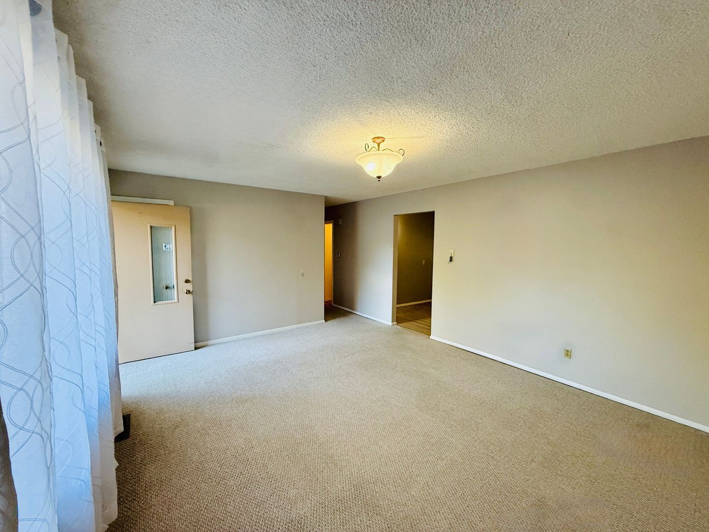 Building Photo - 2509 Royalty Ct