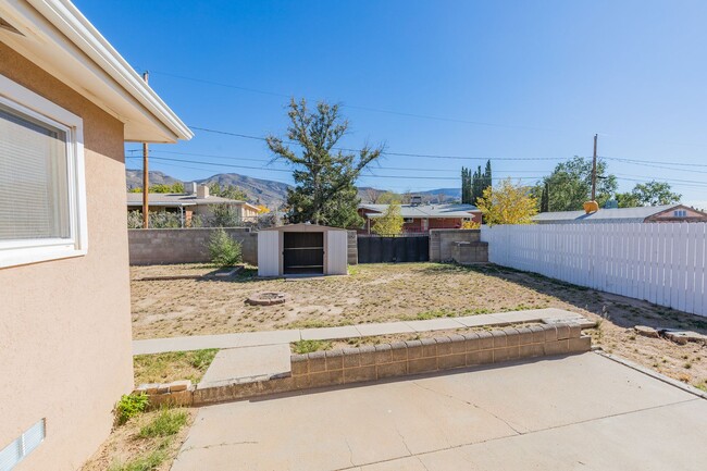 Building Photo - Updated 3 bedroom 2 bath Home!