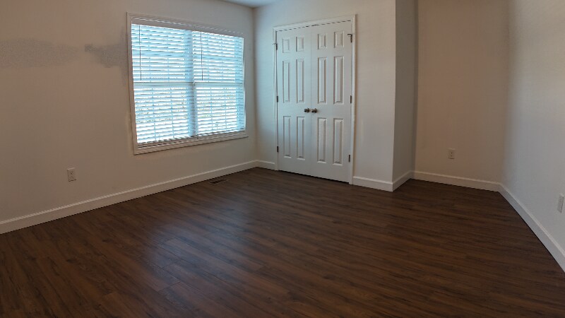 Building Photo - 5707 Frontage Rd