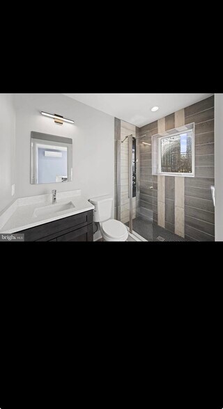 Building Photo - 4535 Avondale St