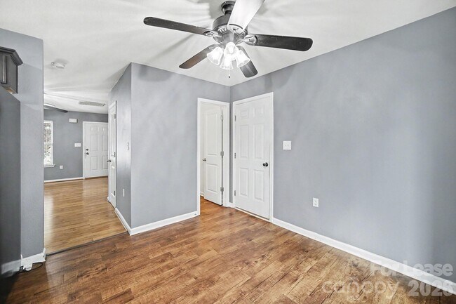 Building Photo - 4937 Broad Leaf Ct