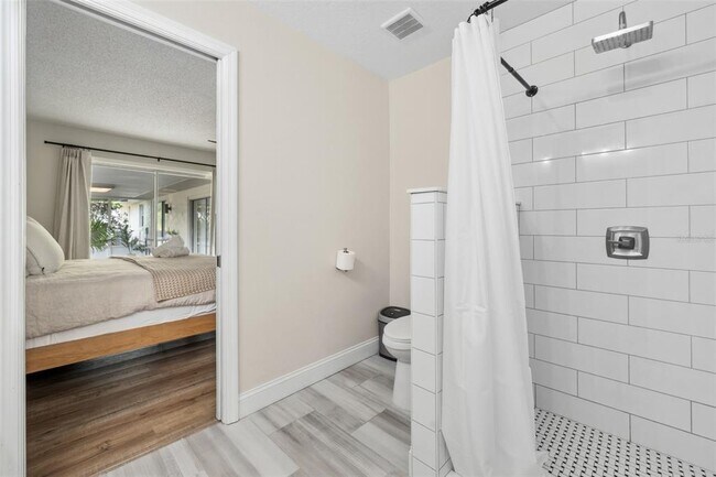 Building Photo - 4520 Lake Gem Cir