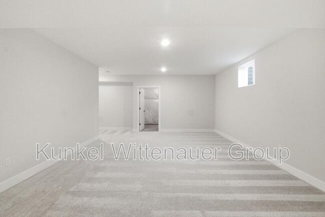 Building Photo - 829 Bushwood Way