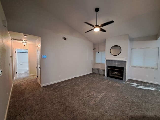 Building Photo - Absolutely Stunning Home in Browns Valley!