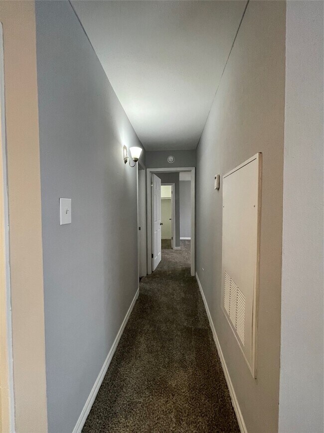 Building Photo - 16414 Stuebner Airline Rd