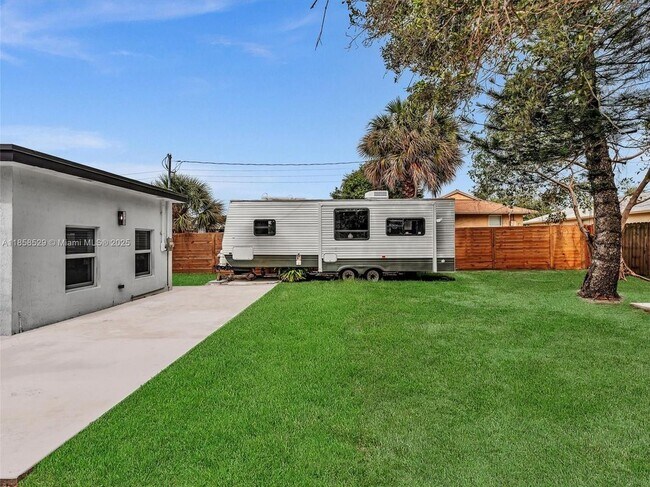 Building Photo - 107 Central Ave