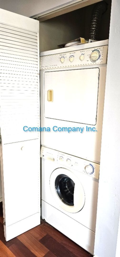 Building Photo - Beautifully appointed one bedroom one Bath...
