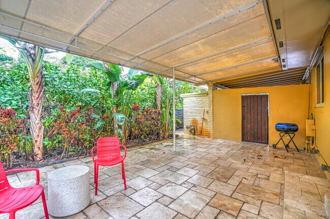 Building Photo - 216 32nd St