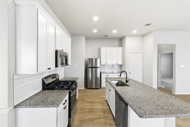 Building Photo - 104 Crooked Trail