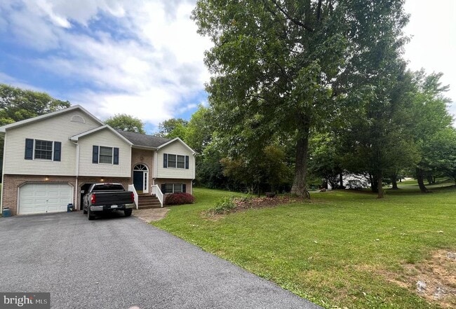 Building Photo - 65 Bentley Dr
