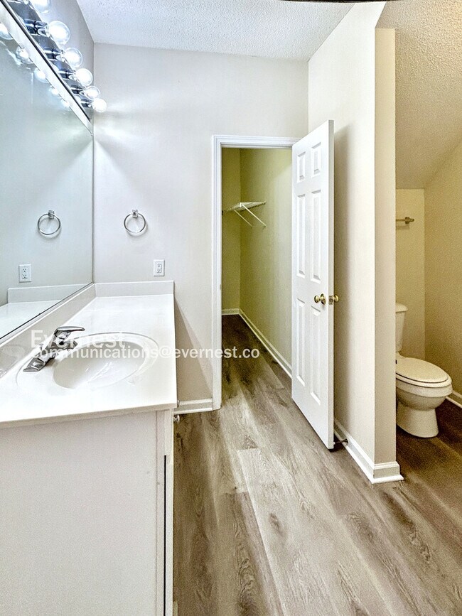 Primary Photo - 1244 Scarlett Dr