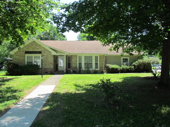 Primary Photo - 4201 Clarendon Rd