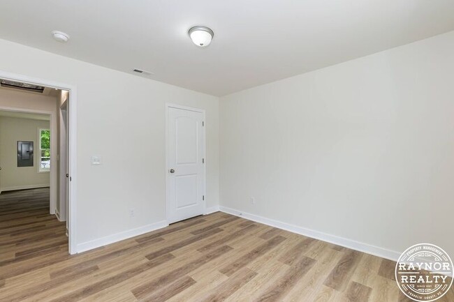 Building Photo - 411 S Chavis St