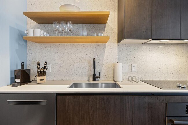 Building Photo - 48 East Ave