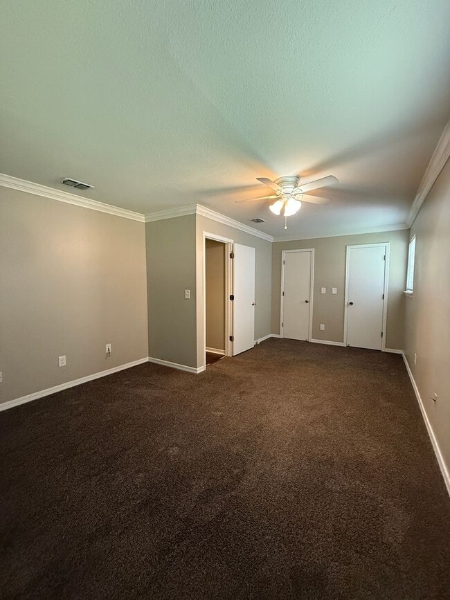 Building Photo - 3 Bedroom 2 bath in Faith Village