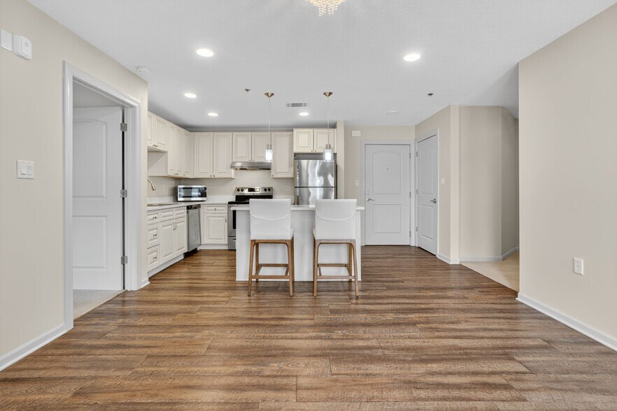 Building Photo - 2900 NE Kendallwood Pkwy