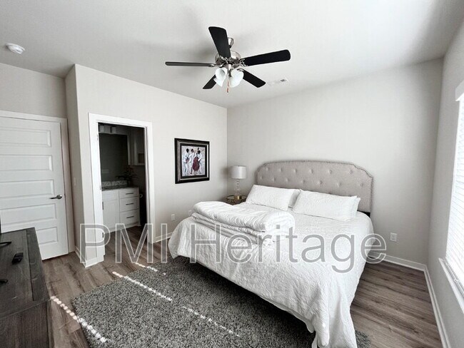 Building Photo - 1452 Sligo St