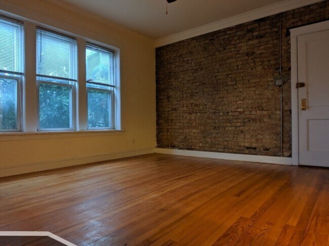 Building Photo - 3008 N Whipple St