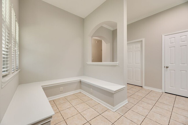 Building Photo - Spacious 4-Bedroom Gem with 2 Full Baths in McKinney - Your New 2025 Sq Ft Sanctuary!