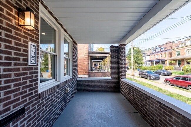 Building Photo - 533 N Euclid Ave