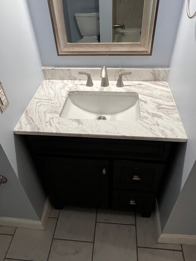 Building Photo - 3965 Shenandoah Ave