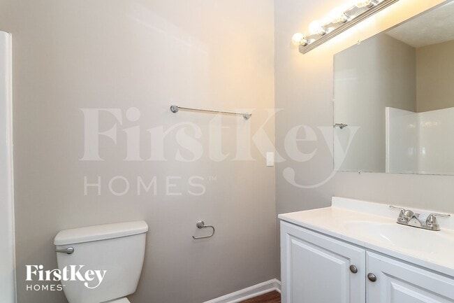 Building Photo - 709 Winding River Way