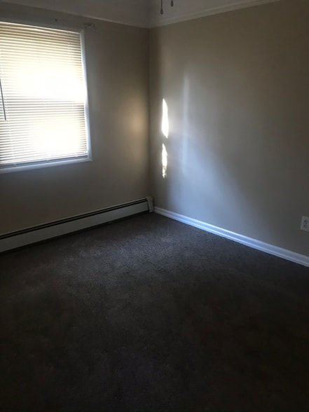 Building Photo - 3799 Fieldview Ave