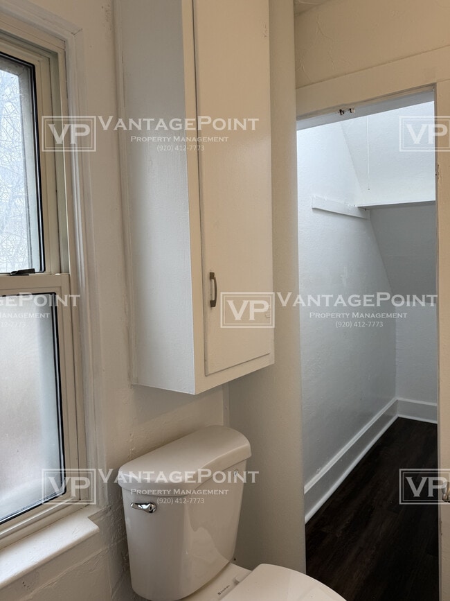 Building Photo - 700 S Baird St