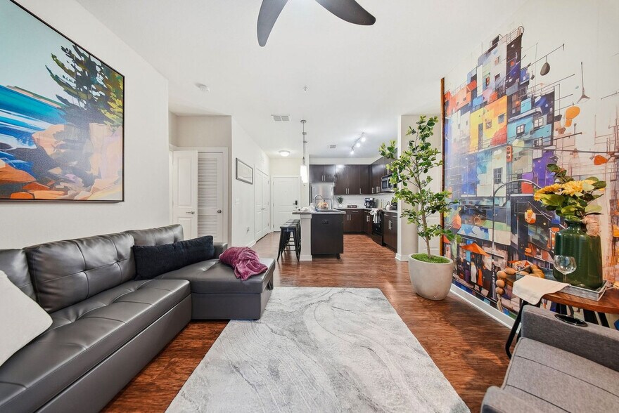 Building Photo - 1700 W Cleveland St