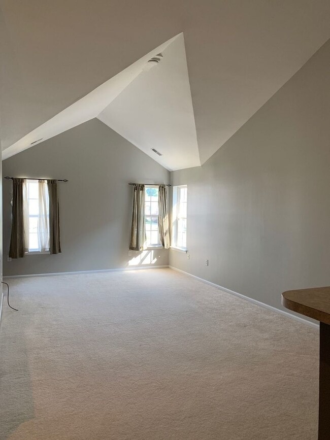 Building Photo - BEAUTIFUL SPACIOUS 2 BEDRM, 2 BATH CONDO W/ATTACHED GARAGE