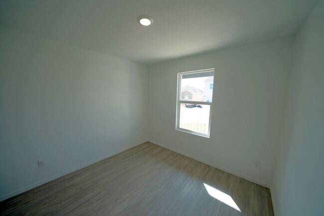 Building Photo - Like-New Home Now Available For Rent in Converse, TX! Realtor Commission offered: $600
