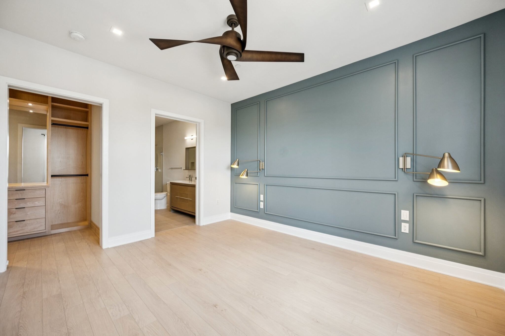 Building Photo - 900 11th St SE