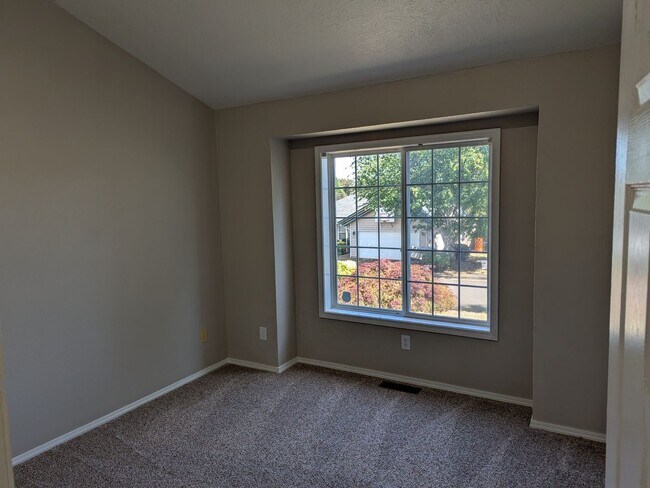 Building Photo - 5817 Cobalt Loop SE