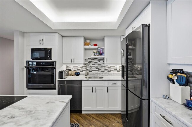 Building Photo - 5200 Brittany Dr S