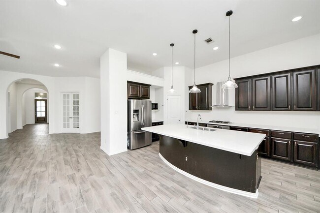 Building Photo - 10910 Wardrop Pl