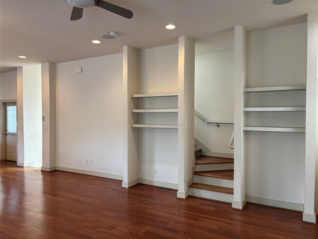 Building Photo - 1510 W 26th St