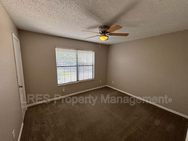 Building Photo - 517 Carambola Ave