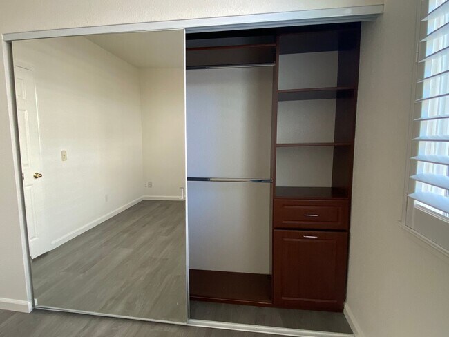 Building Photo - Castlerock Gated Community off Hilborn! Be...