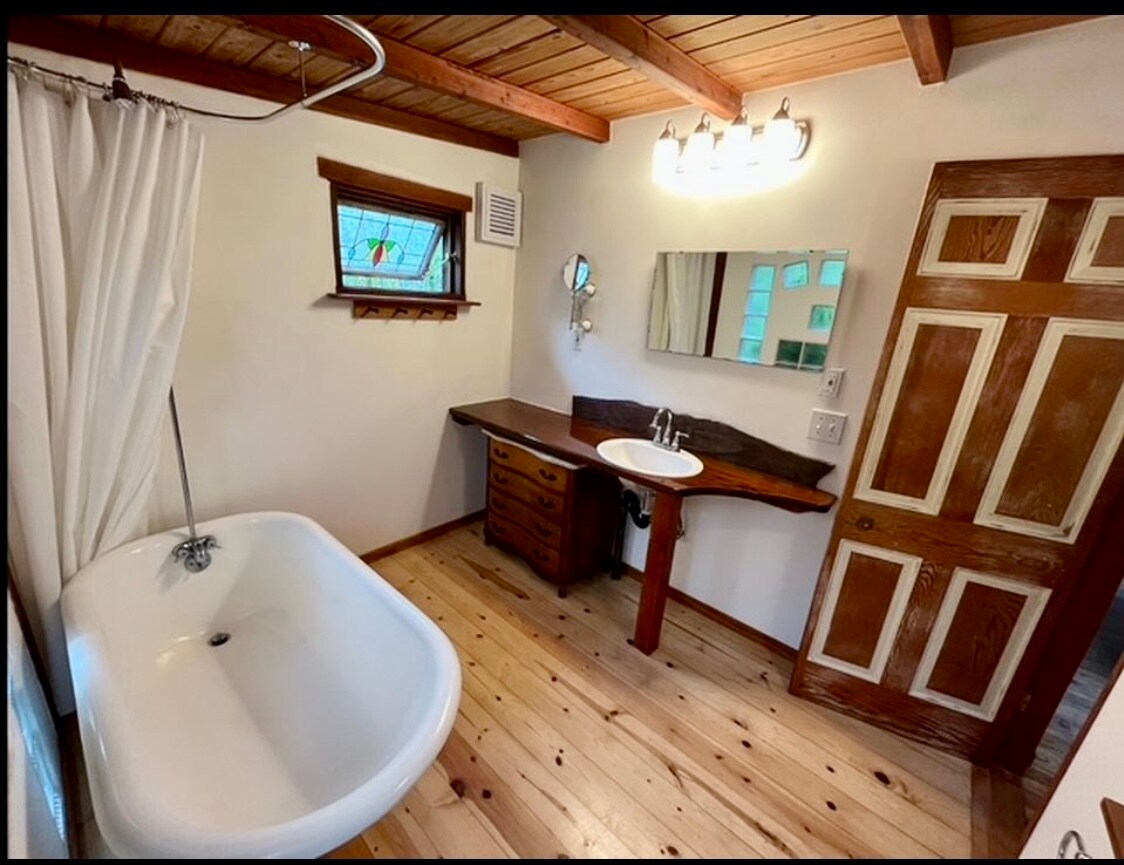 master bathroom - 1417 Old Topanga Canyon Rd