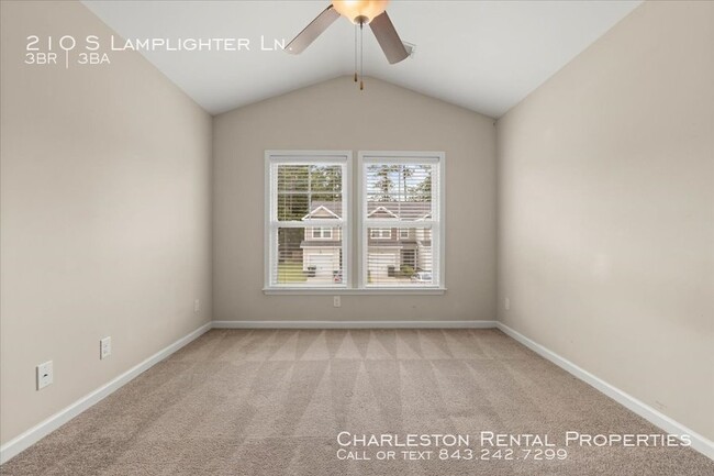 Building Photo - 210 S Lamplighter Ln