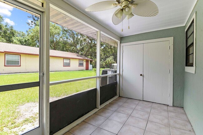 Building Photo - Fully remodeled 2 bedroom in Kissimmee ava...