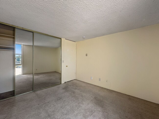 Building Photo - 1BD/1BA Condo in Point Loma Heights w/ Res...