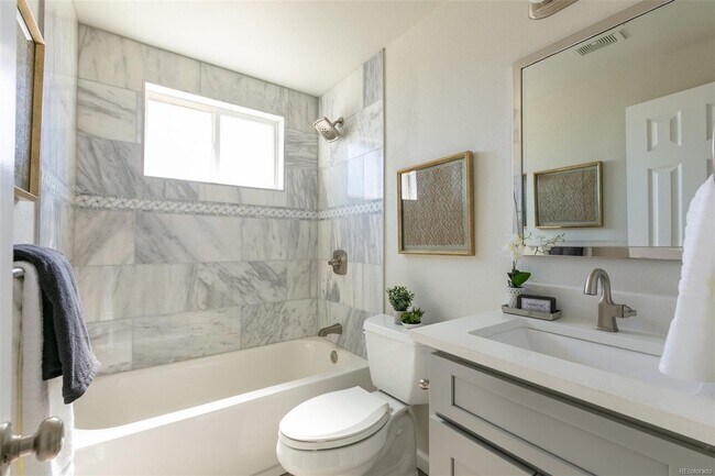 Building Photo - Spectacularly Remodeled Wheat Ridge Home