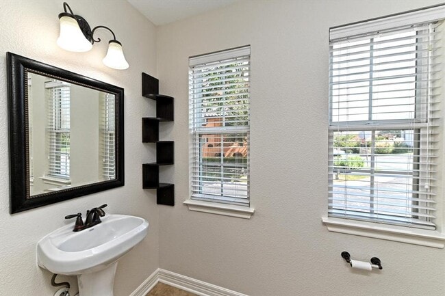 Building Photo - 12124 Terraza Cir