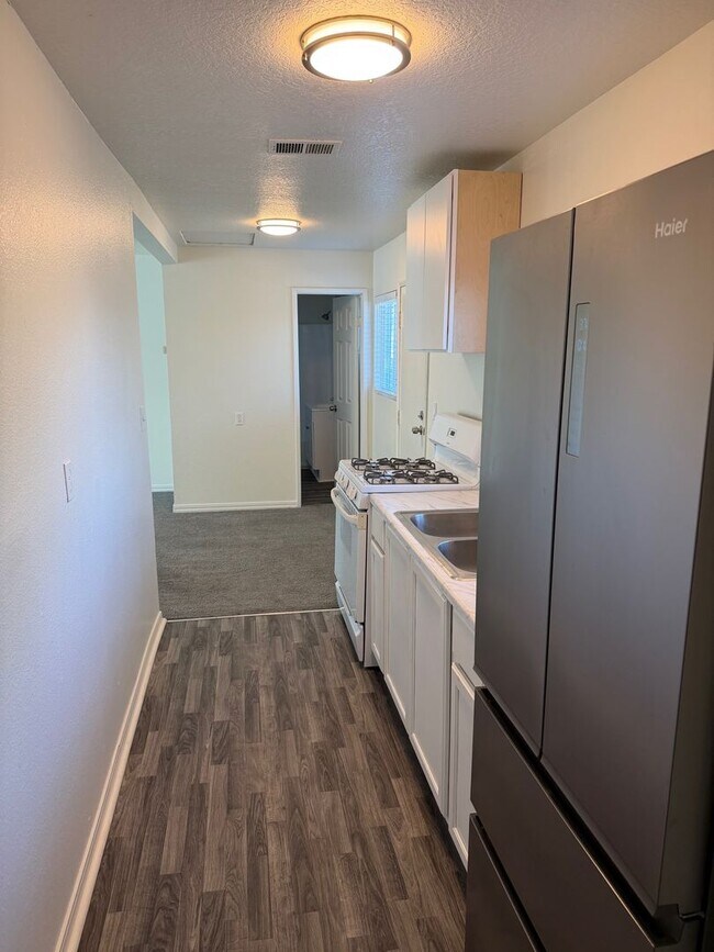 Building Photo - LIME 1010-1016