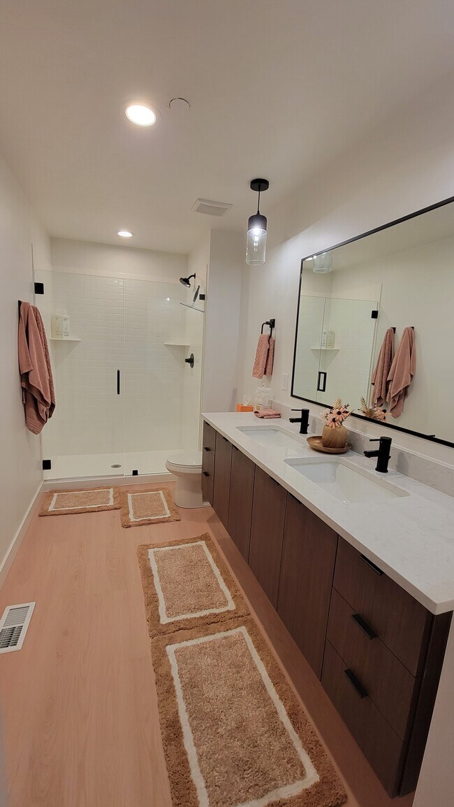 Primary bathroom with walk in shower - 1739 S Main St